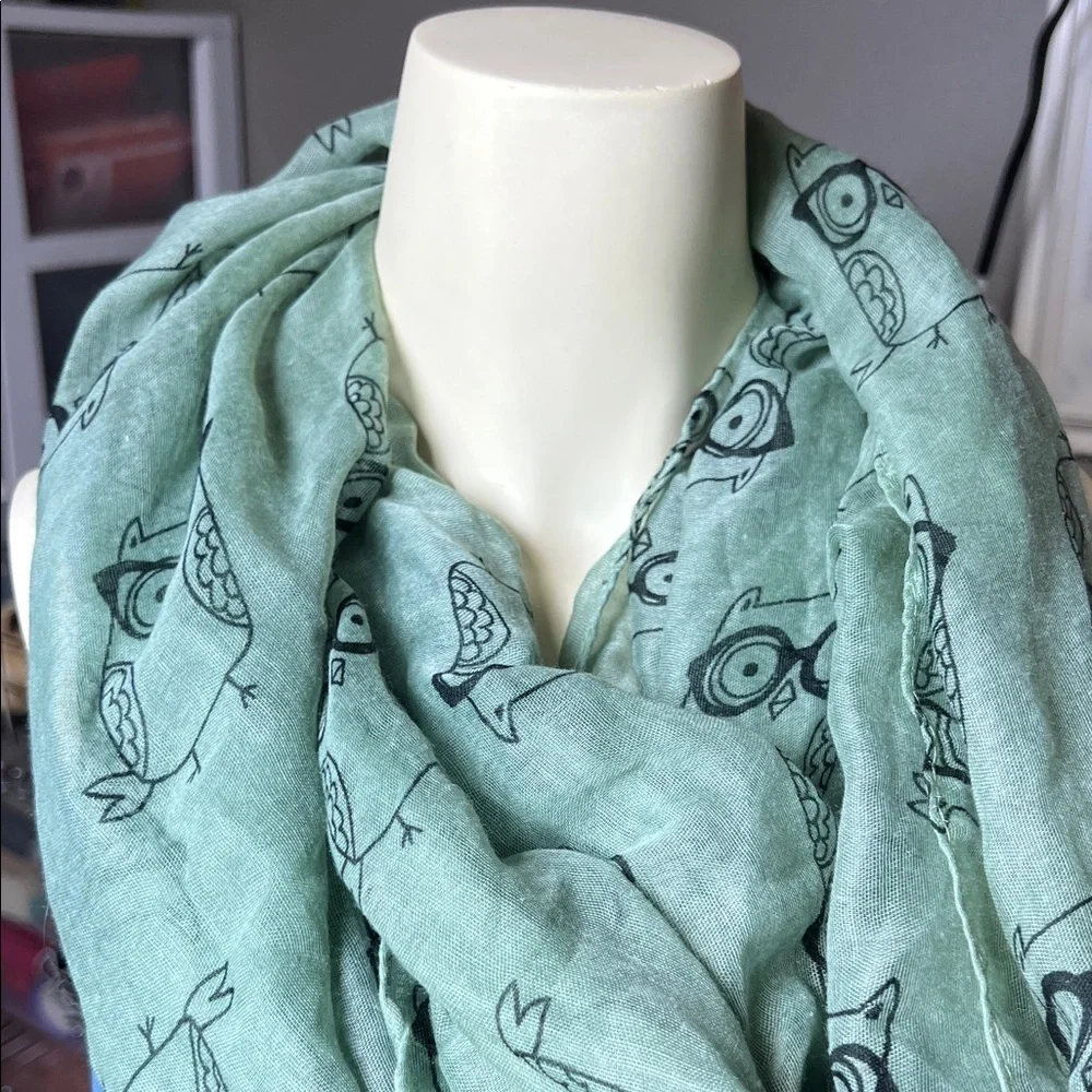 Rue21 Mint Owl Print Scarf